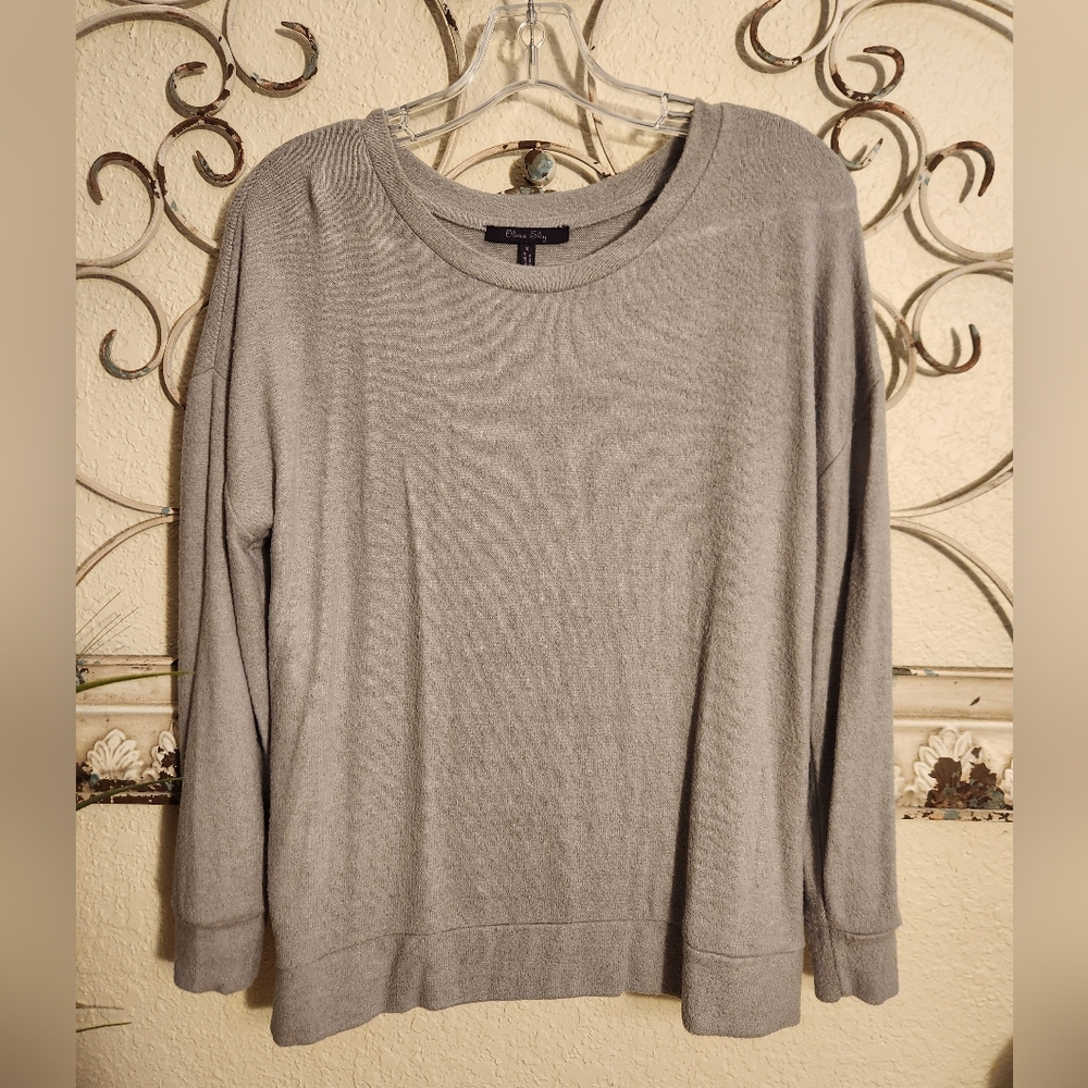 🦄 Gray Sweater